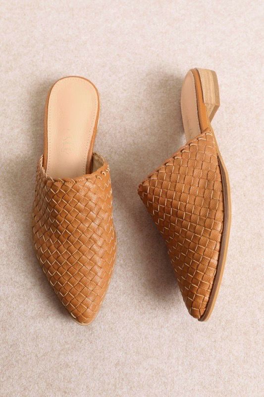 Alicia Mules - Camel