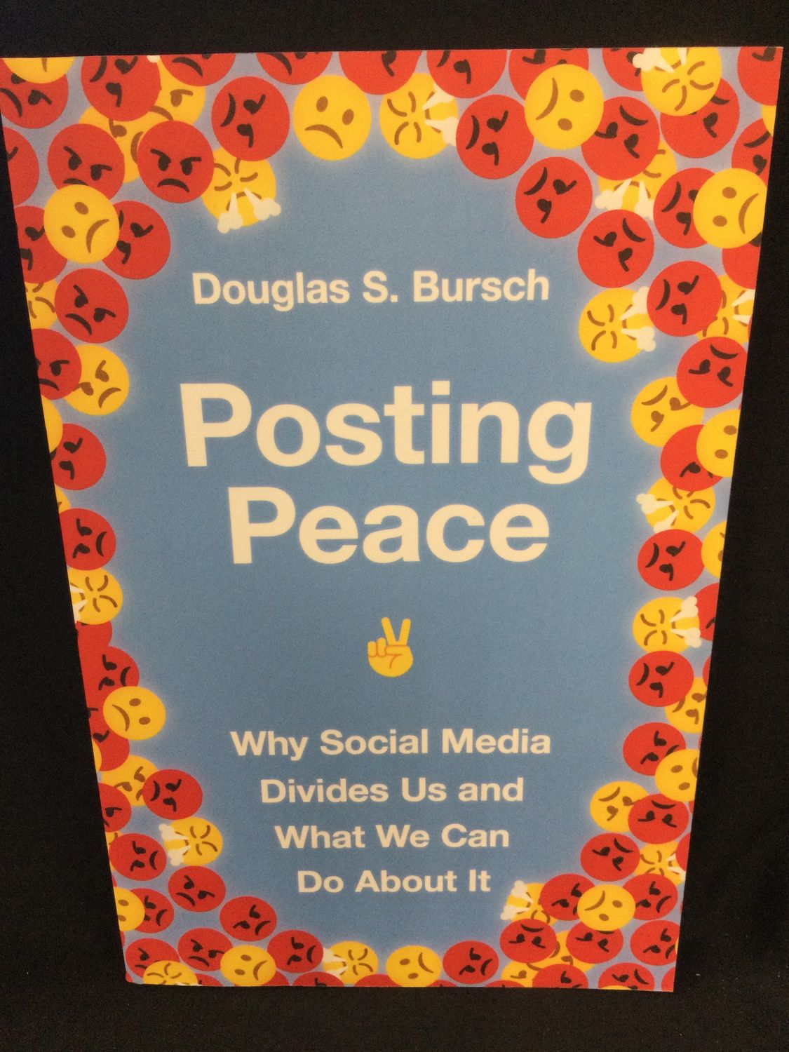 POSTING PEACE : WHY SOCIAL MEDIA DI