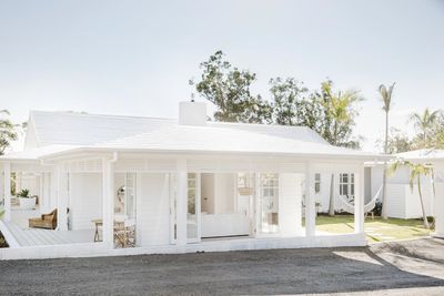 Exterior &amp; Garage