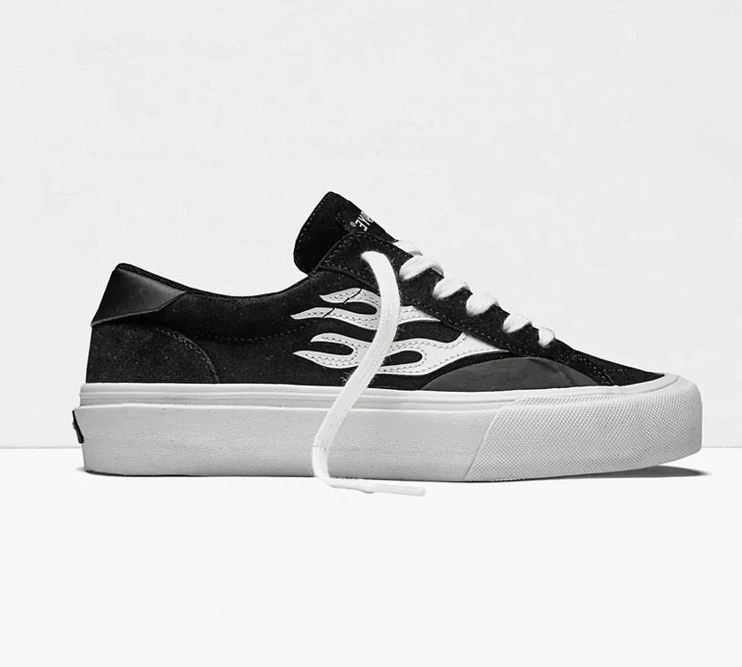 Straye Logan Black Flame Suede