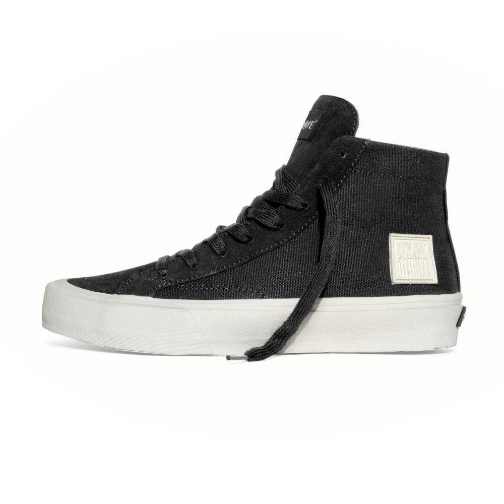 Straye Hiland Black