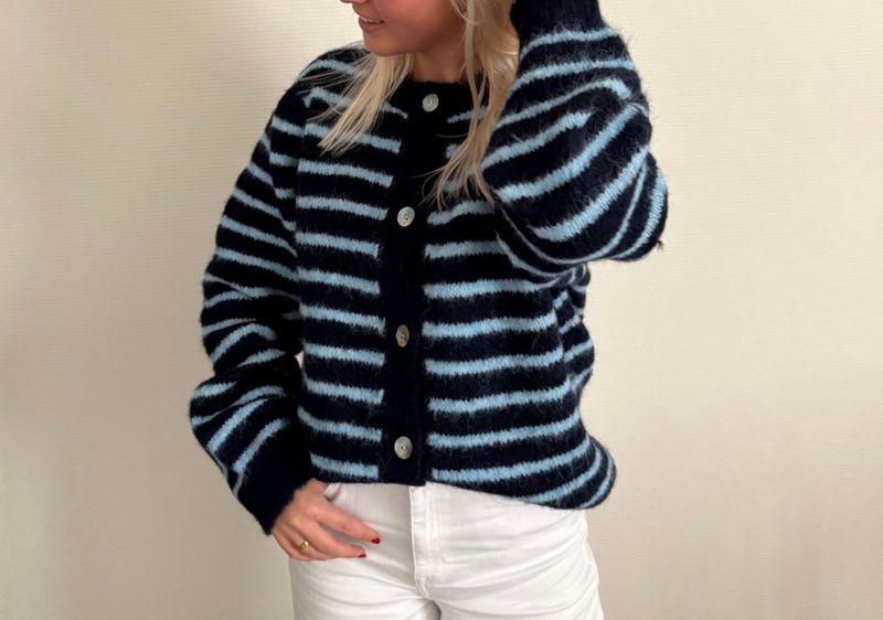 Striped sweater blue L/XL