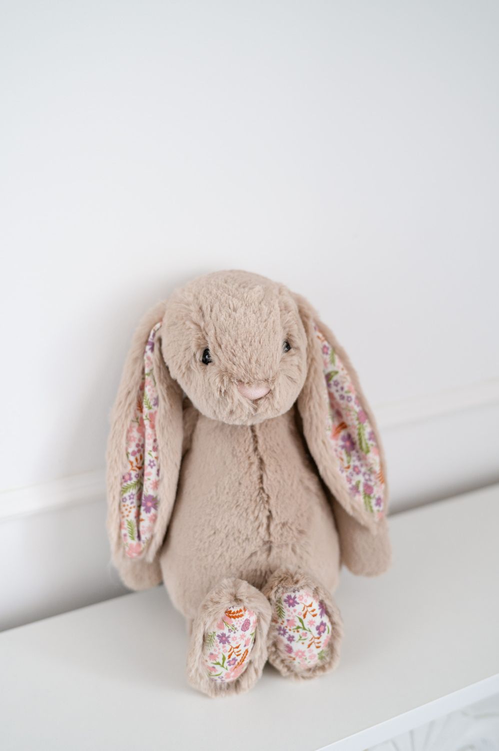 Jellycat Króliczek z Kwiecistymi Uszami Beżowy „Petal” 31 cm
