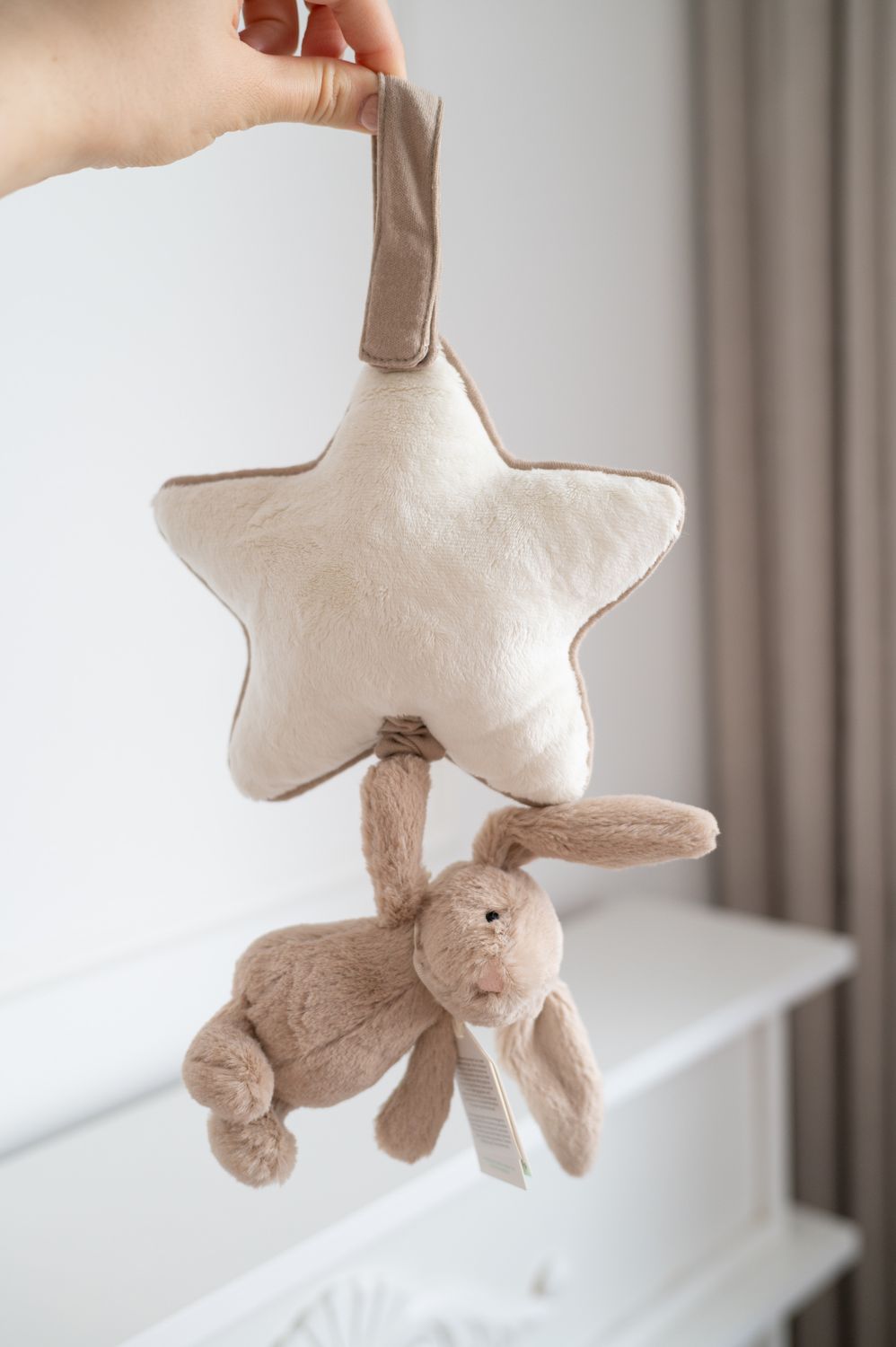 Jellycat Króliczek z Gwiazdką i Pozytywką Beżowy 30 cm