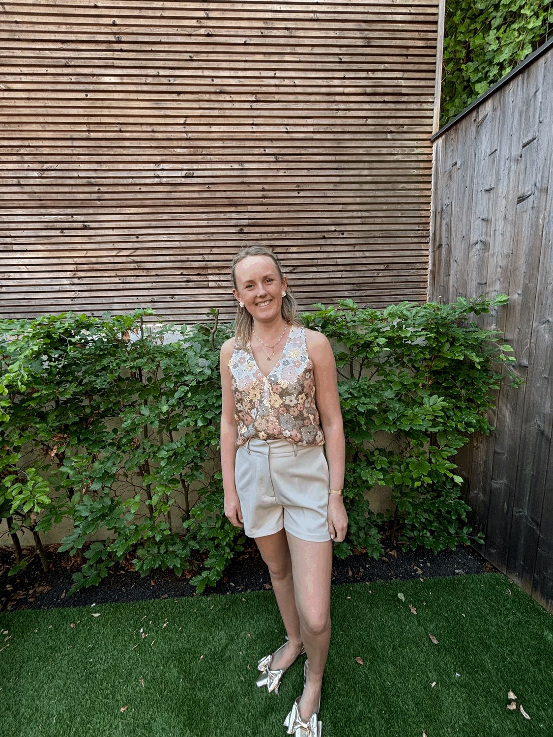 SHORT BEIGE