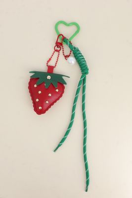 SLEUTELHANGER- BAG CHARMS AARDBEI ROOD
