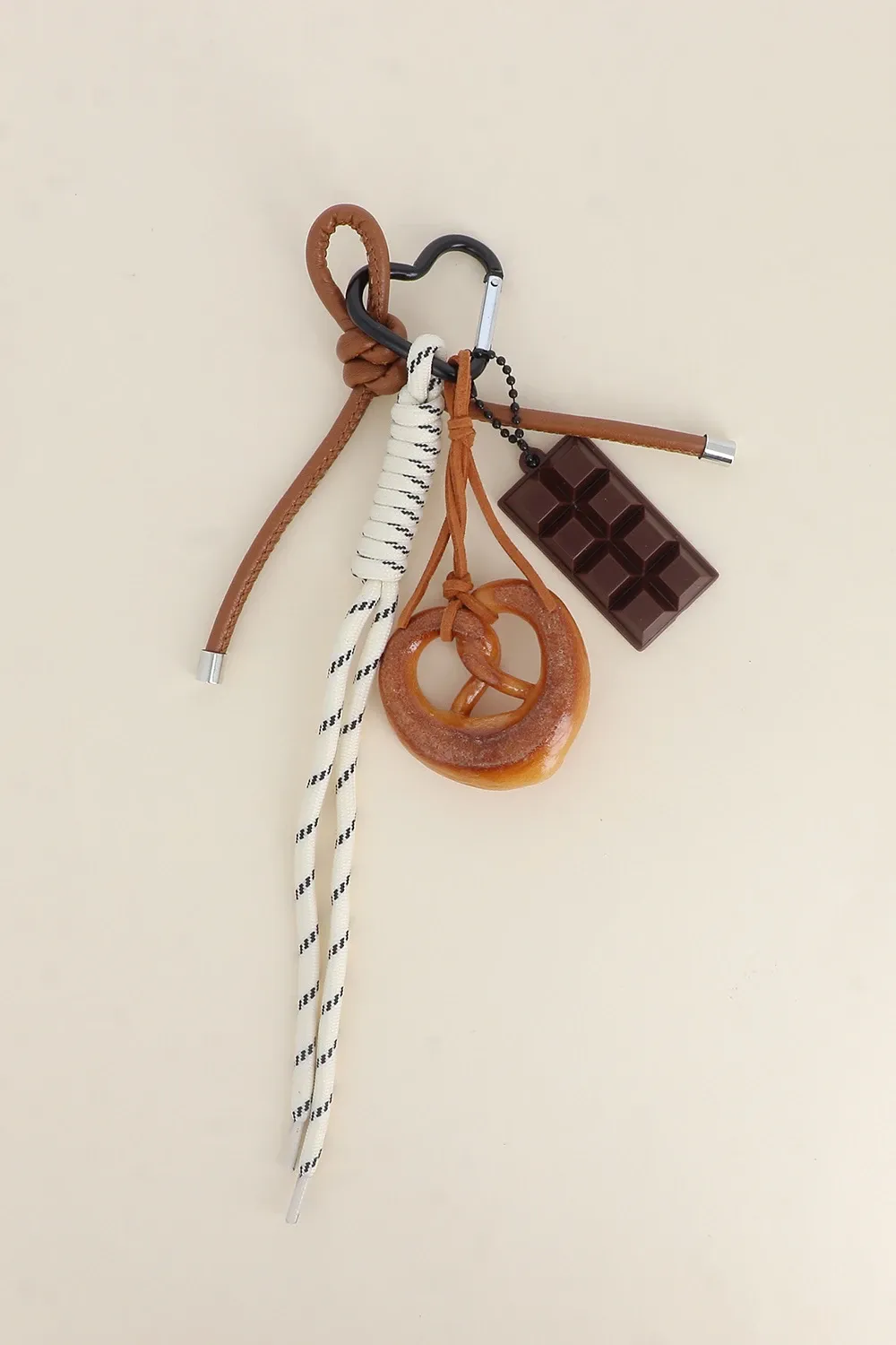 SLEUTELHANGER- BAG CHARMS CHOCOLADE