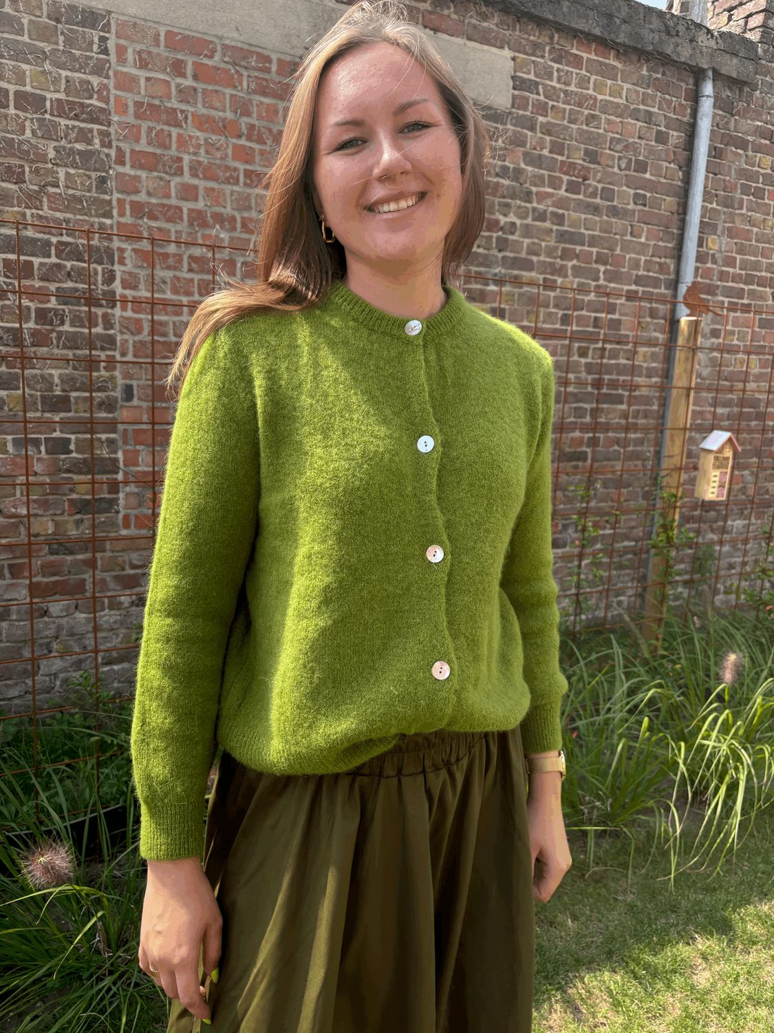 GILET MET KNOOPJES OLIVE