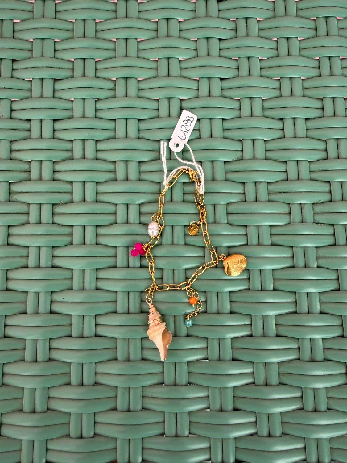 ARMBAND MET SCHELPJES