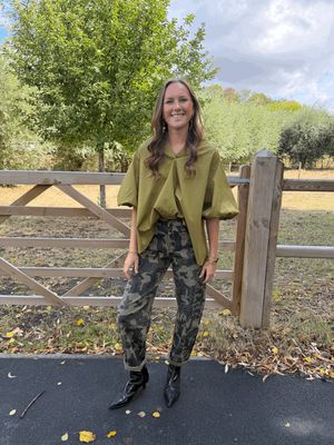 BLOES MET WIJDE POFMOUW OLIVE ONE SIZE