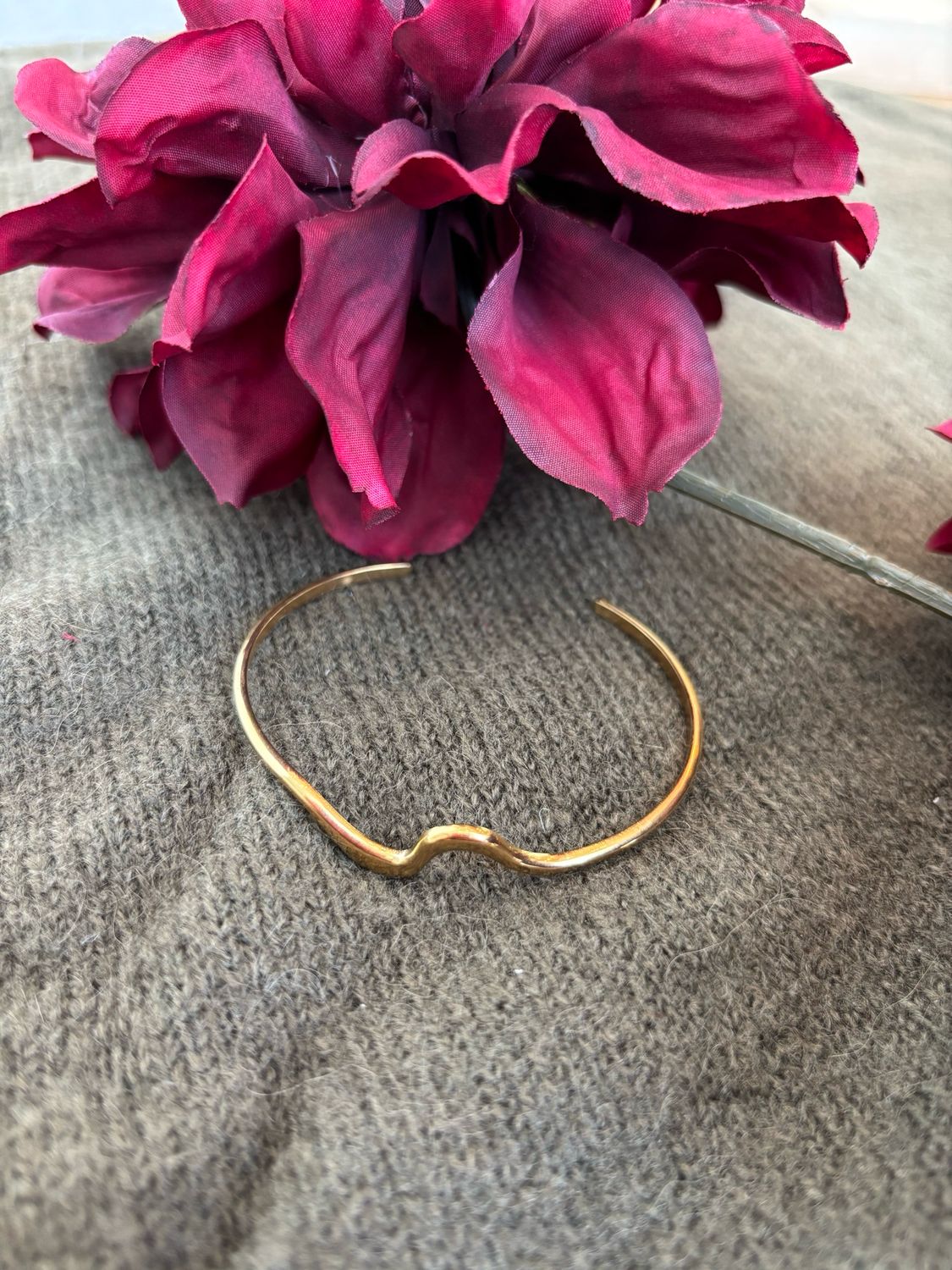 ARMBAND OPEN BANGLE DUN