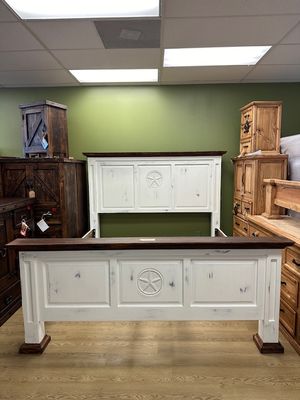 Laredo Traditional Fiesta King Size Bed-Nevada Finish