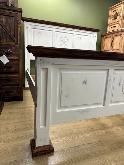 Laredo Traditional Fiesta King Size Bed-Nevada Finish