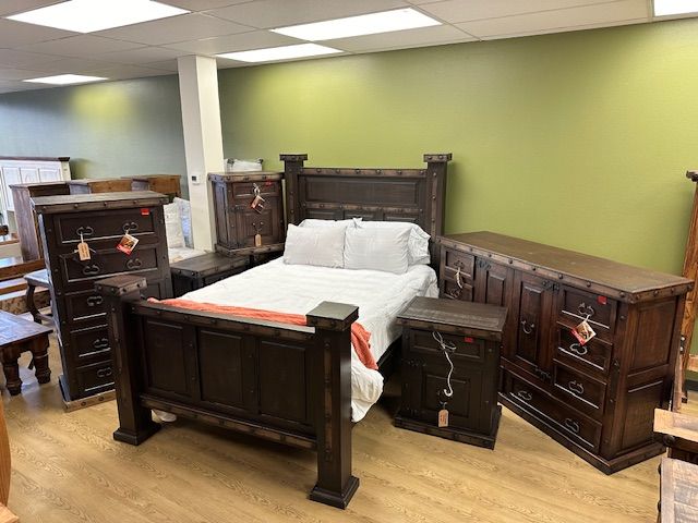 GRAND HACIENDA KING SIZE BEDROOM SET WITH 2 NIGHTSTANDS AND 8 DRAWER 2 DOOR DRESSER