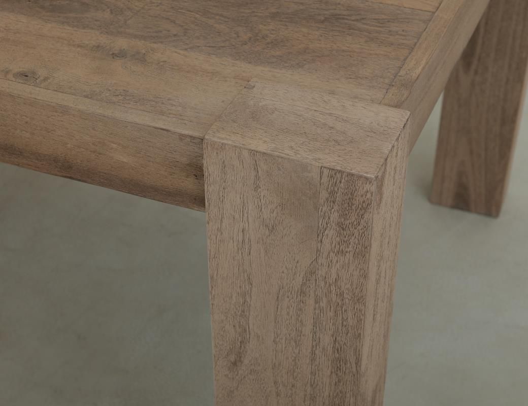 LUMA TABLE