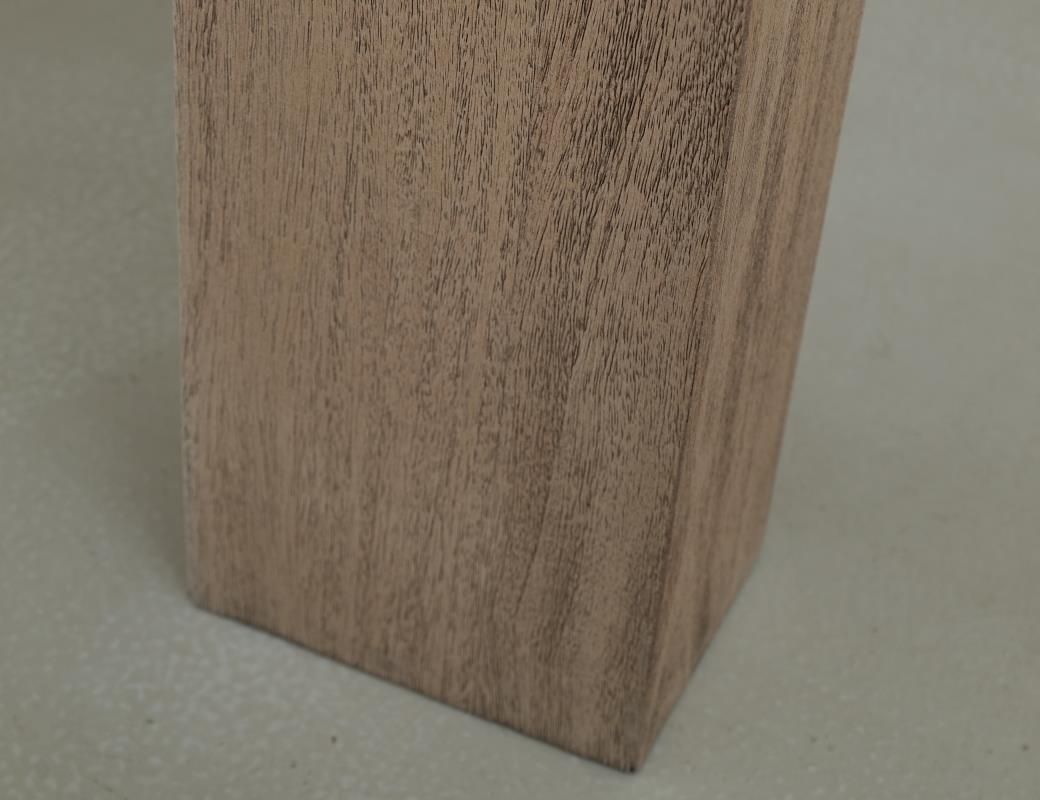 LUMA TABLE