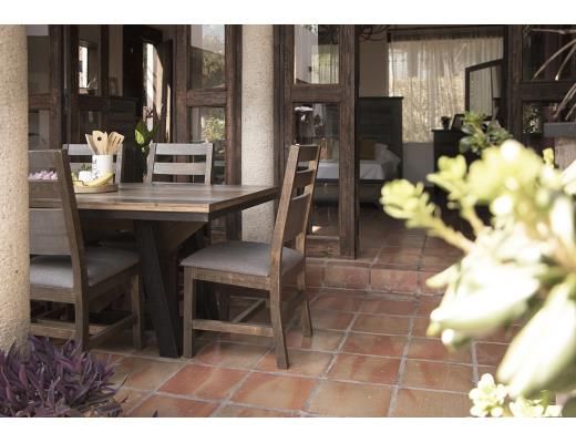 ANTIQUE DINING TABLE WITH 6 ANTIQUE CHAIRS