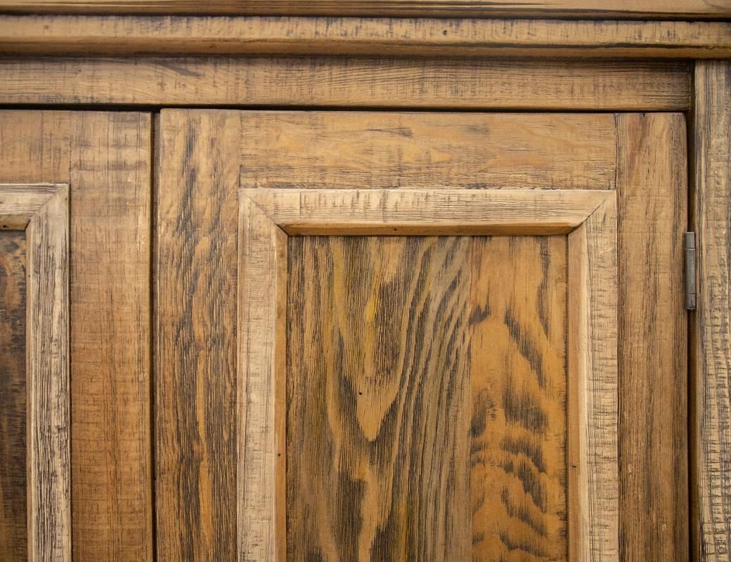 MONTANA 4 DOOR CONSOLE