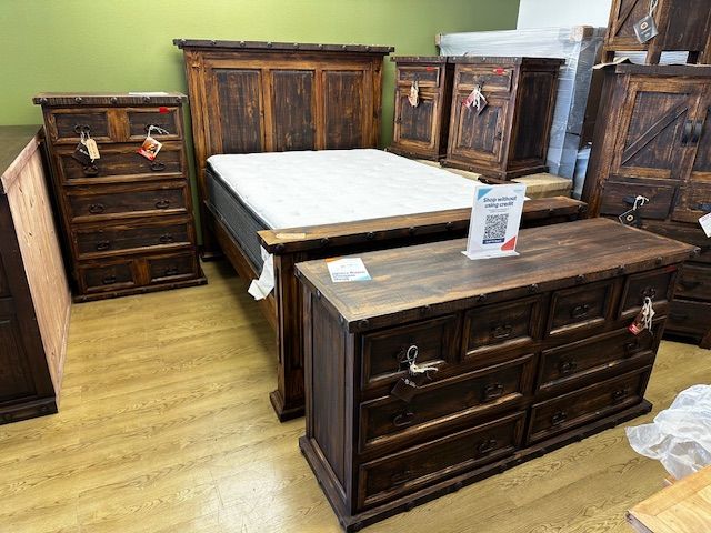 RUSTIC OASIS QUEEN SIZE BEDROOM SET WITH 2 NIGHTSTANDS AND 8 DRAWER DRESSER