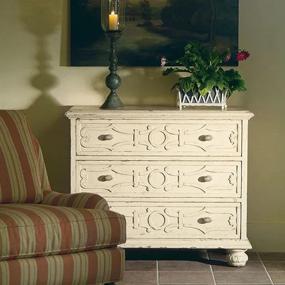 CHEST OF DRAWERS