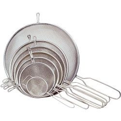 CHEF AID 12CM METAL STRAINER