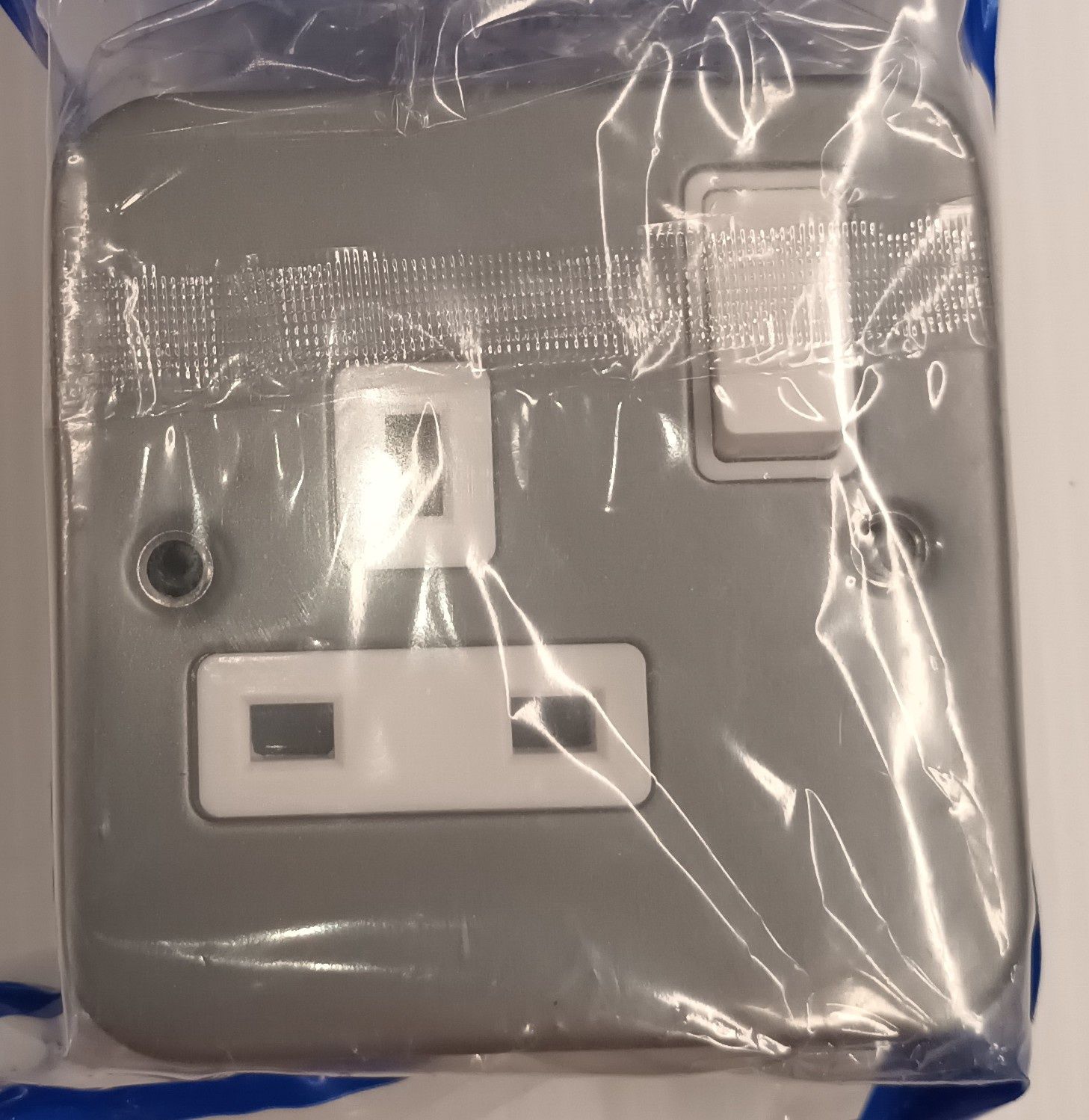 E39MC METALCLAD SWITCHED SOCKET