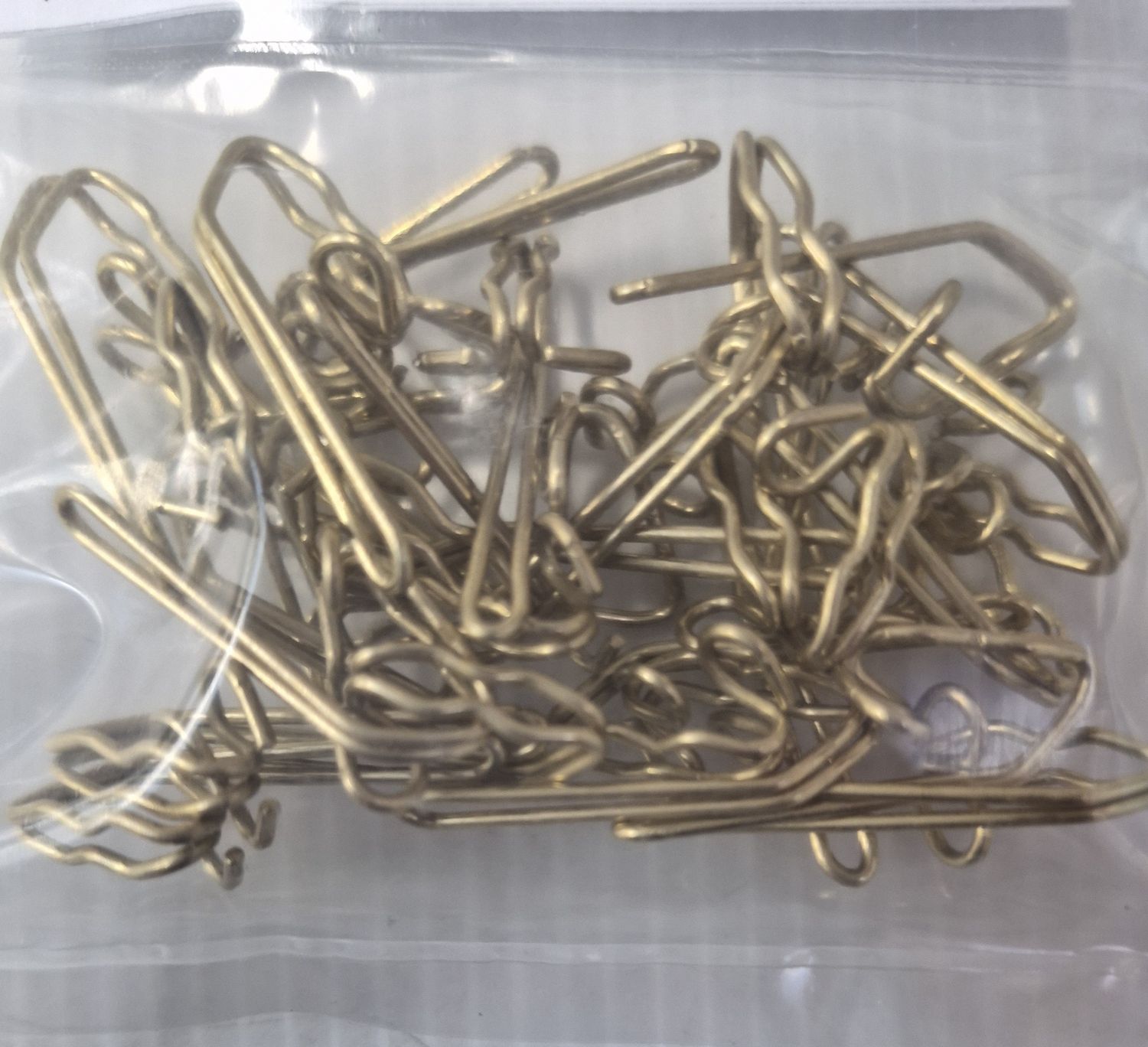 (x25)WIRE BRASS PLATED CURTAIN HOOK