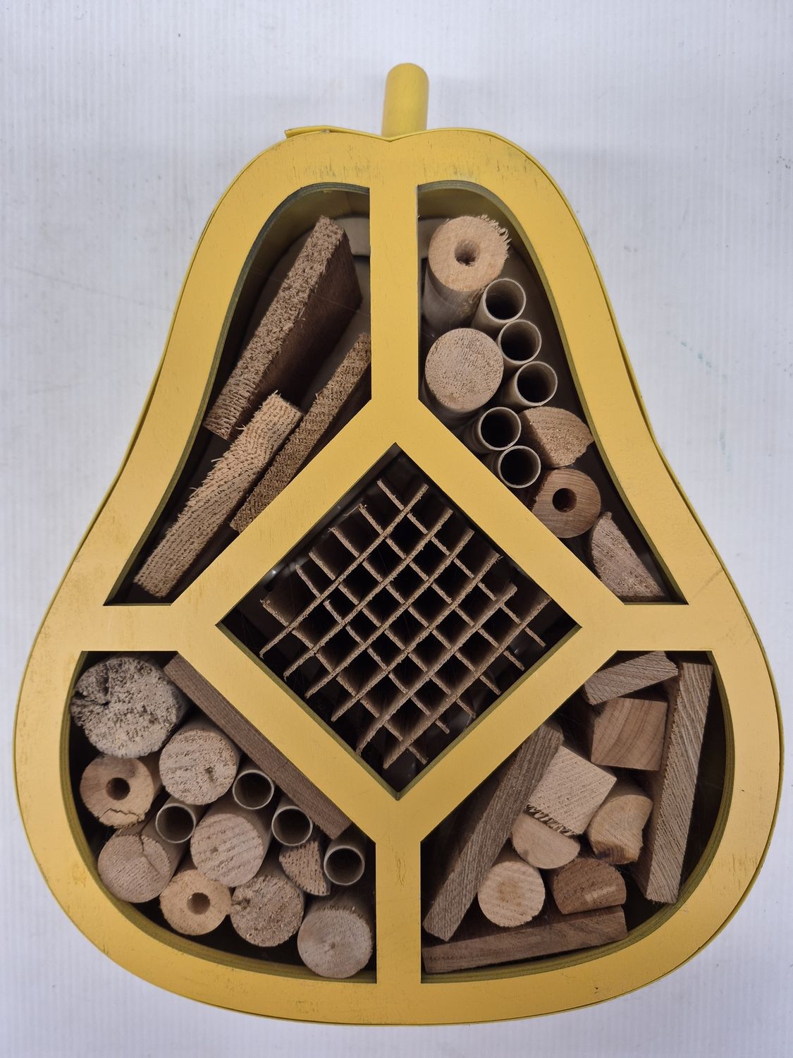 INSECT HOUSE APPLE AND PEAR