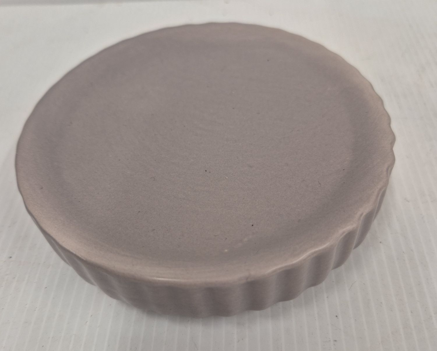 Soap dish grey ridged ceramic