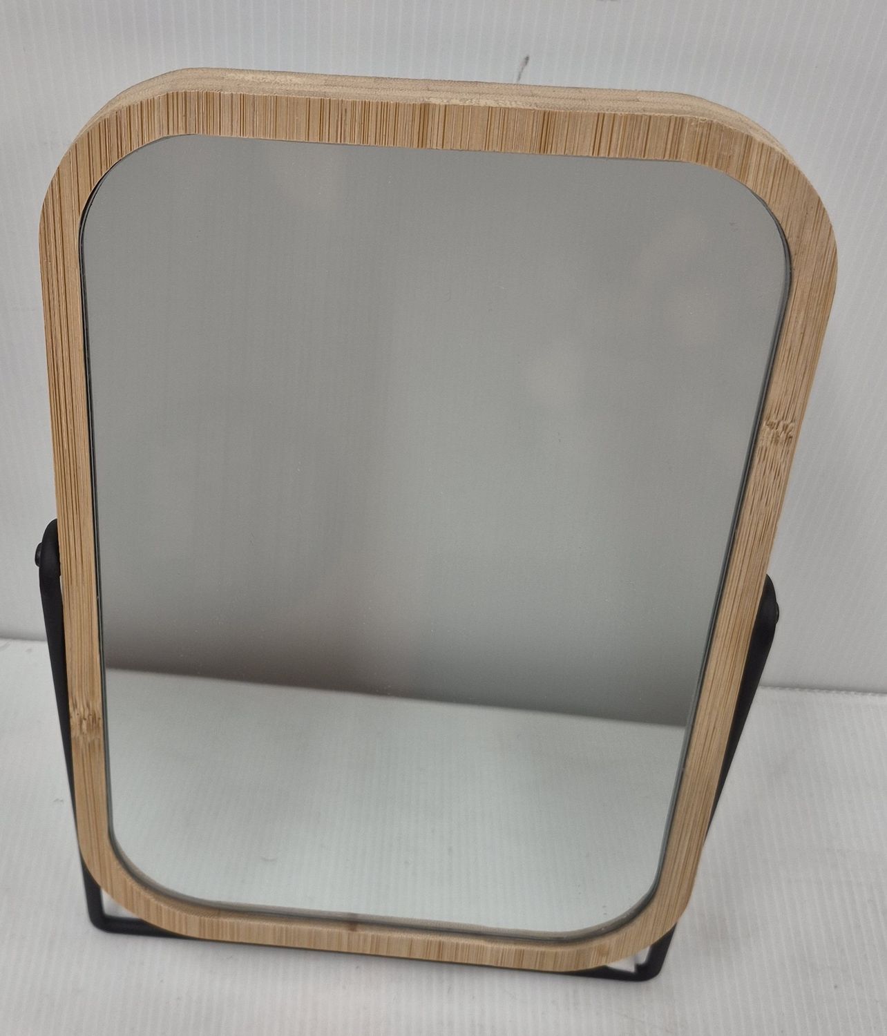 DOUBLE SIDED MIRROR