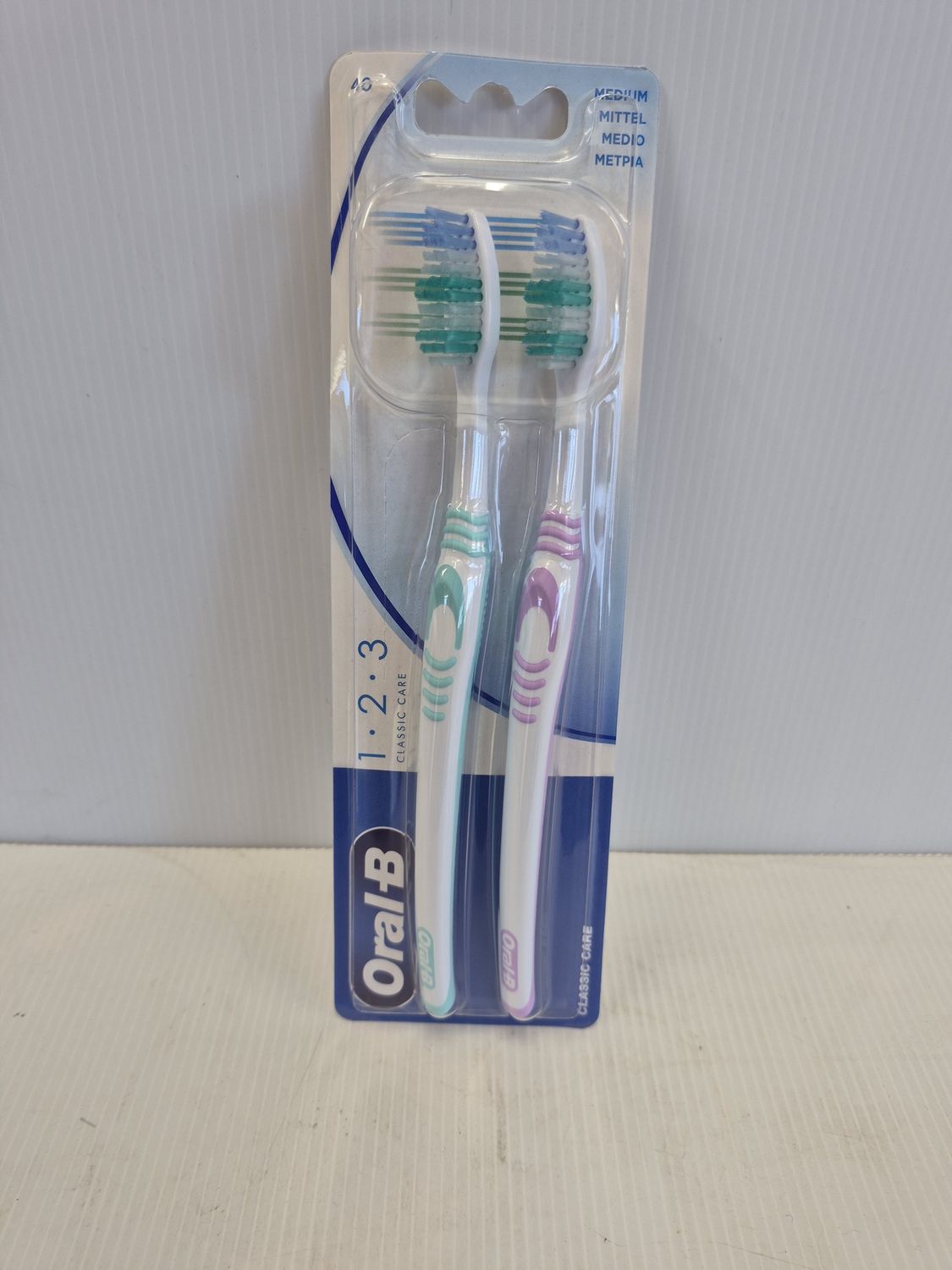 ORAL B MEDIUM 2 PACK TOOTHBRUSH