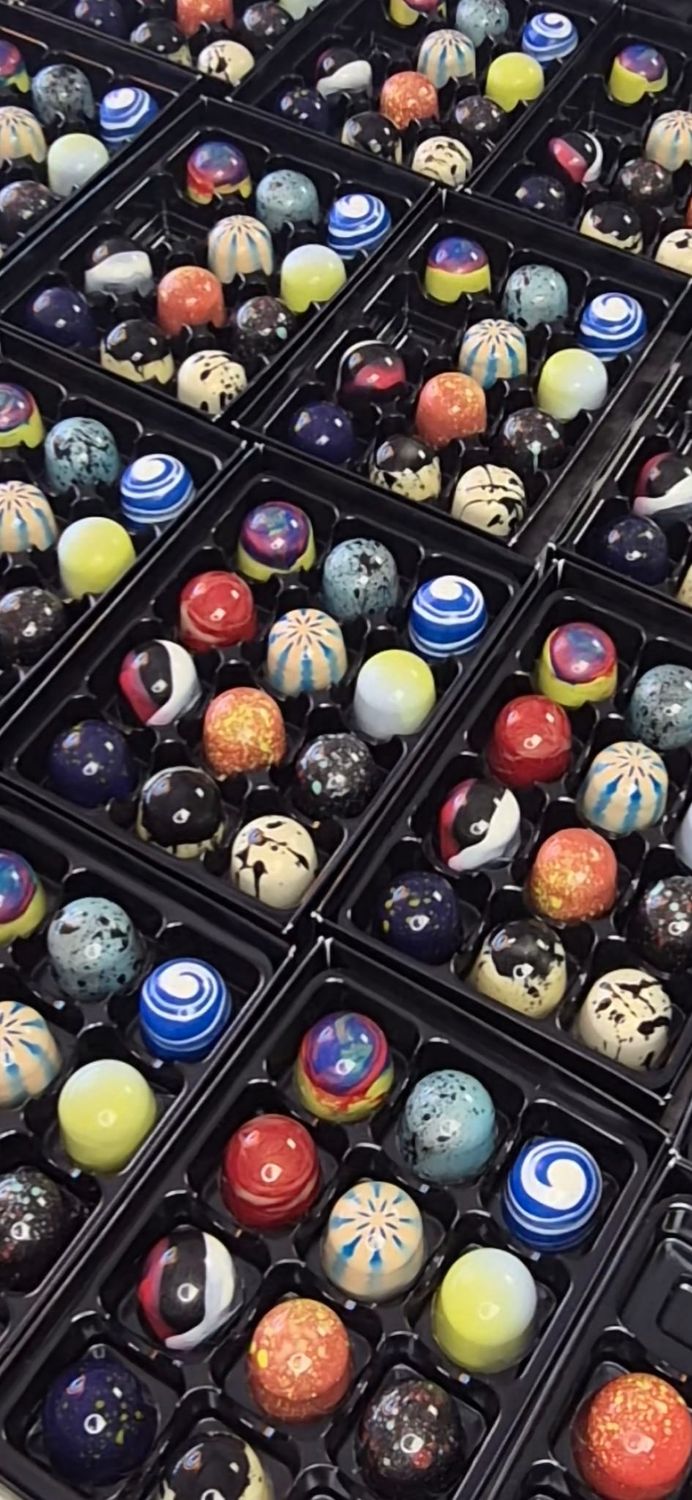 I'M NEW HERE - 12 Piece Chocolate Box