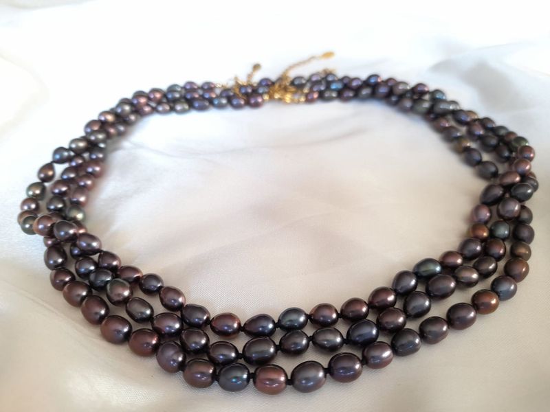Classic pearl necklace Nightfall