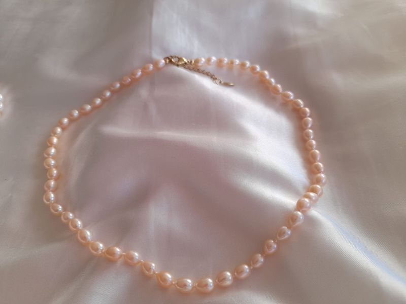 Classic pearl necklace Peach Pink Classic pearl necklace Peach Pink