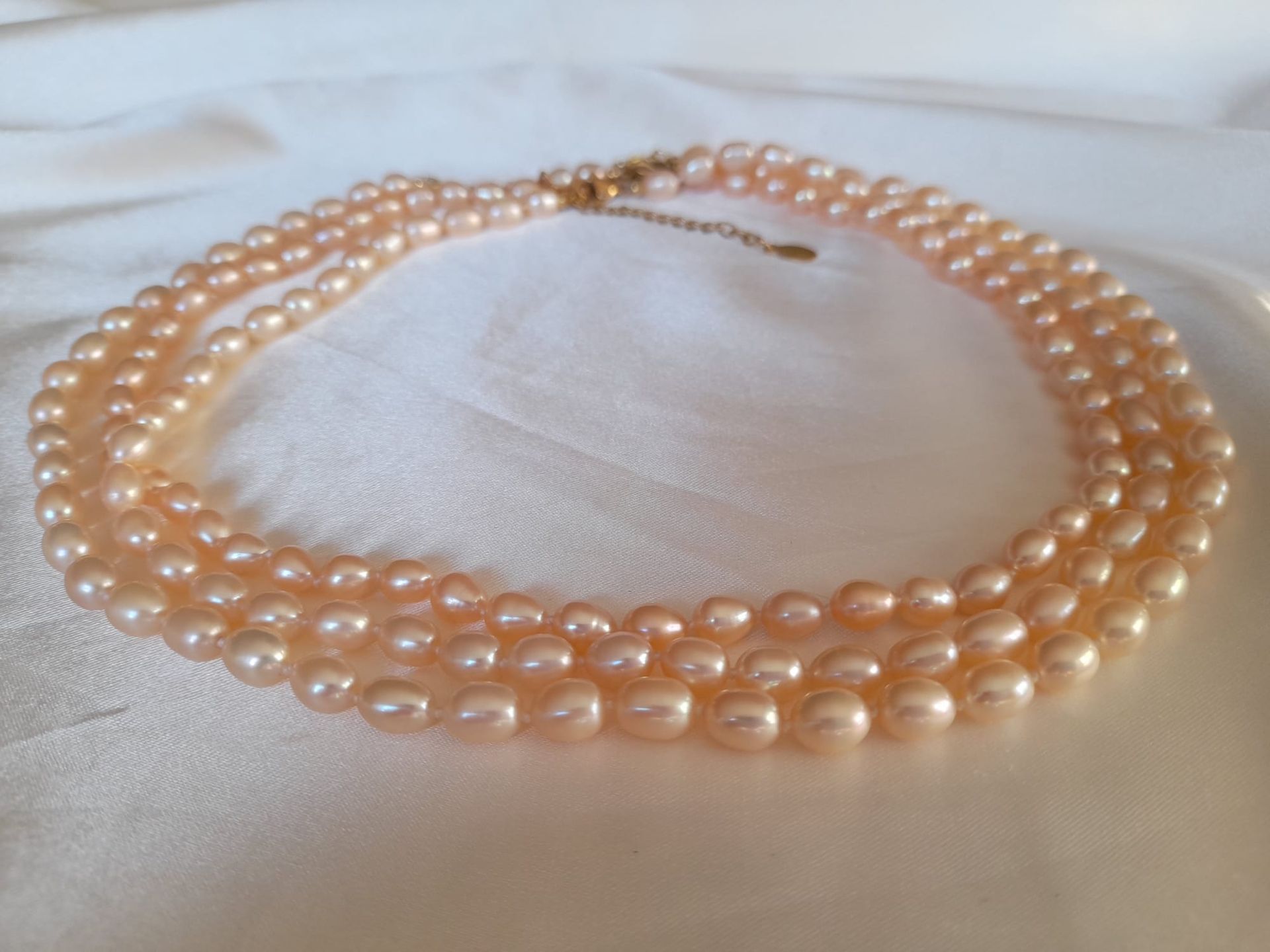 Classic pearl necklace Peach Pink