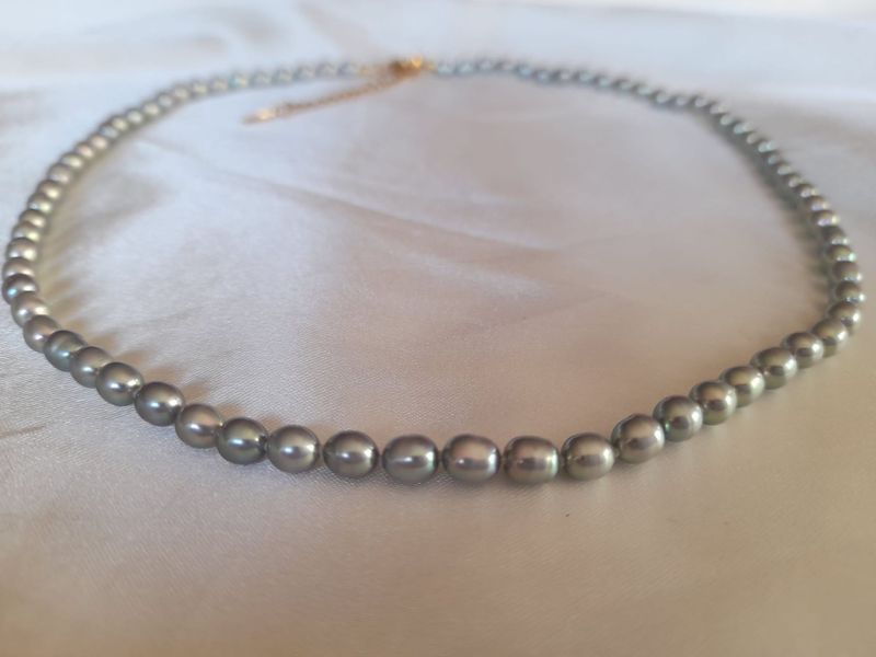 Baroque rice pearl necklace Silver moon Baroque rice pearl necklace Silver moon