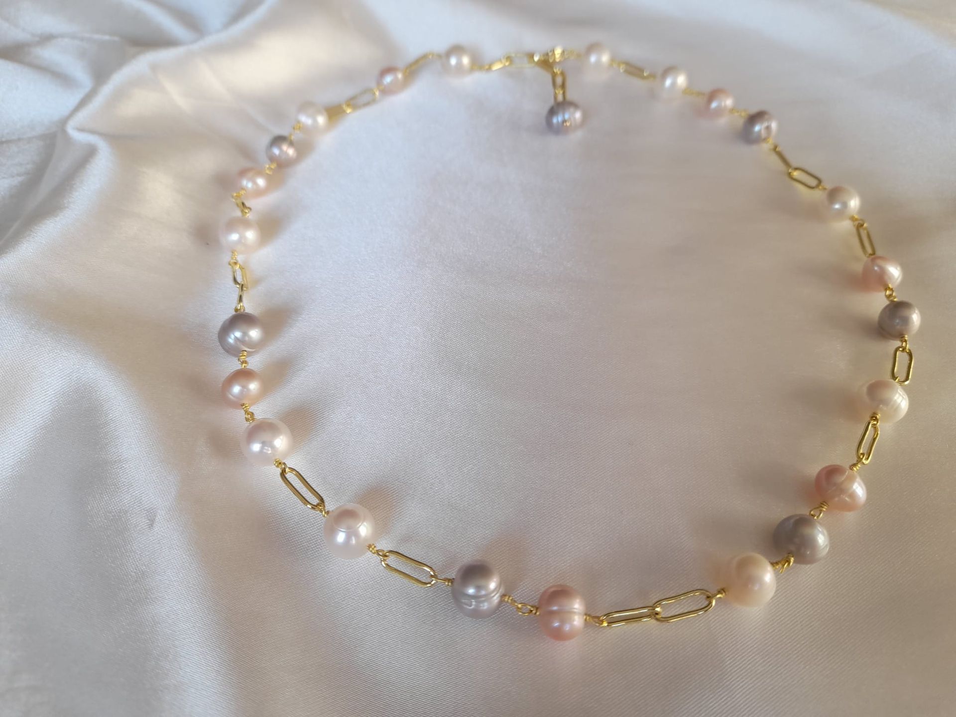 Baroque pearl necklace Pastel colours