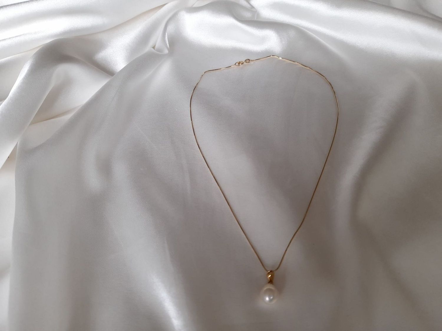 Special Collection: Teardrop freshwater pearl pendant, 14 K gold necklace