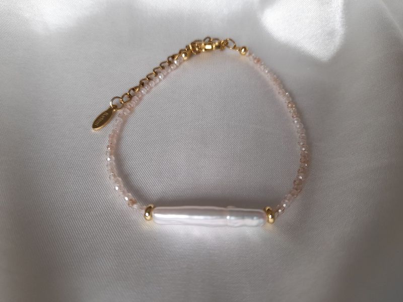 Baroque Rice Pearl bracelet with Pink Zirconia Baroque Rice Pearl bracelet with Pink Zirconia