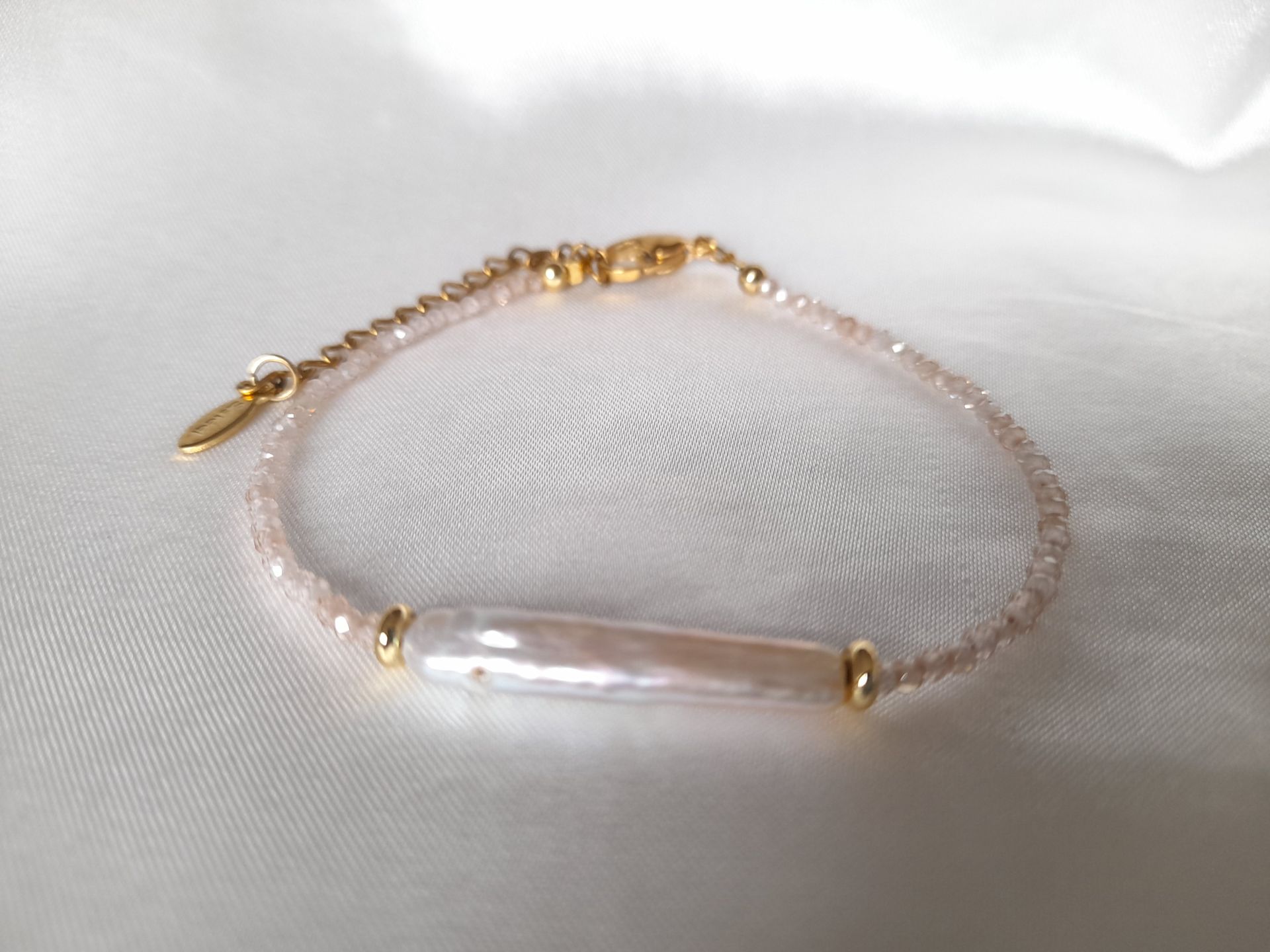 Baroque Rice Pearl bracelet with Pink Zirconia