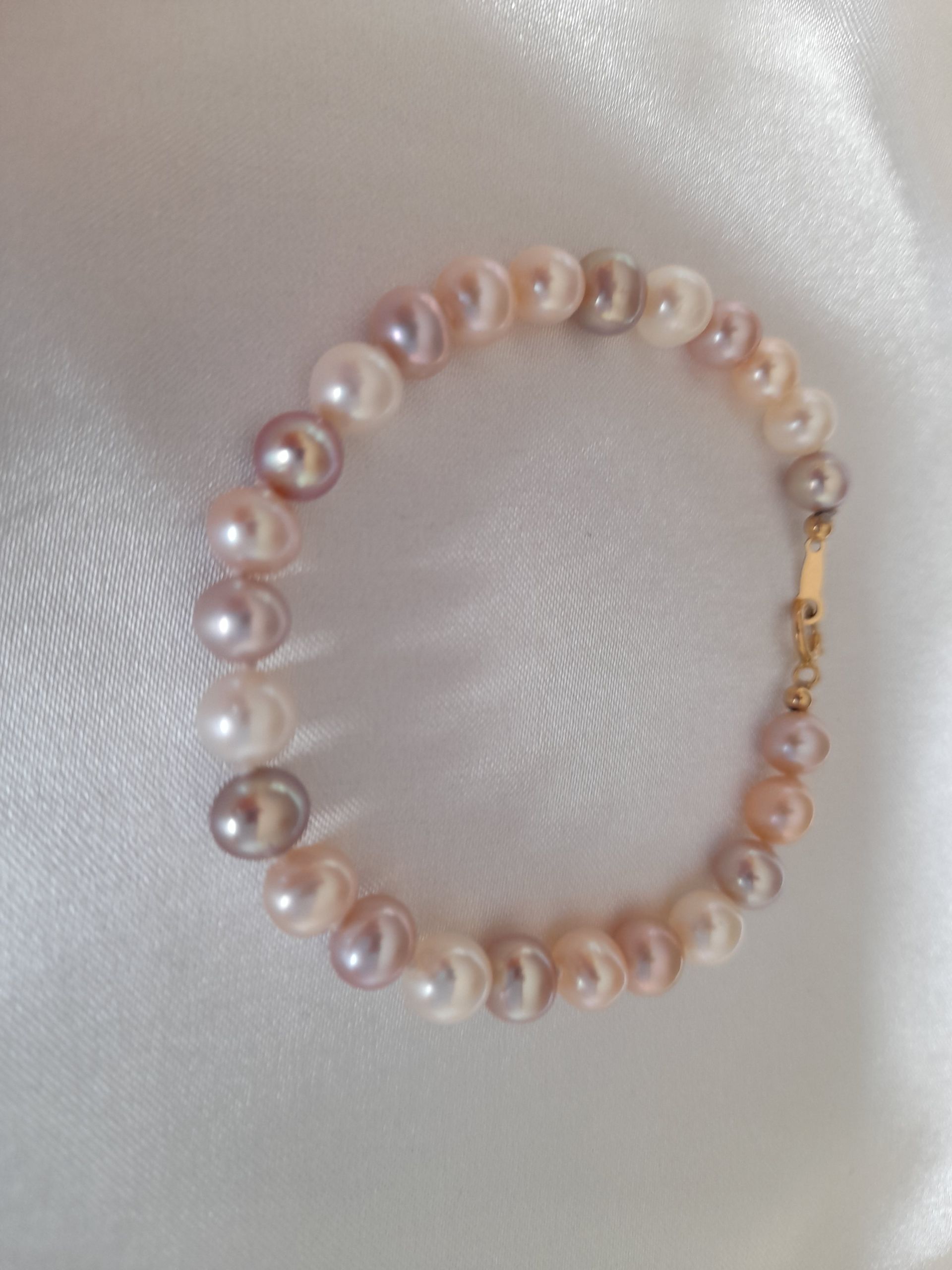 Classic pearl bracelet Pastel colours
