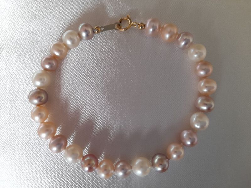 Classic pearl bracelet Pastel colours Classic pearl bracelet Pastel colours