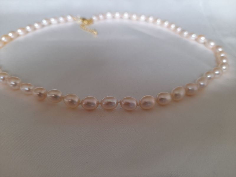 Classic pearl necklace Petal Pink Classic pearl necklace Petal Pink