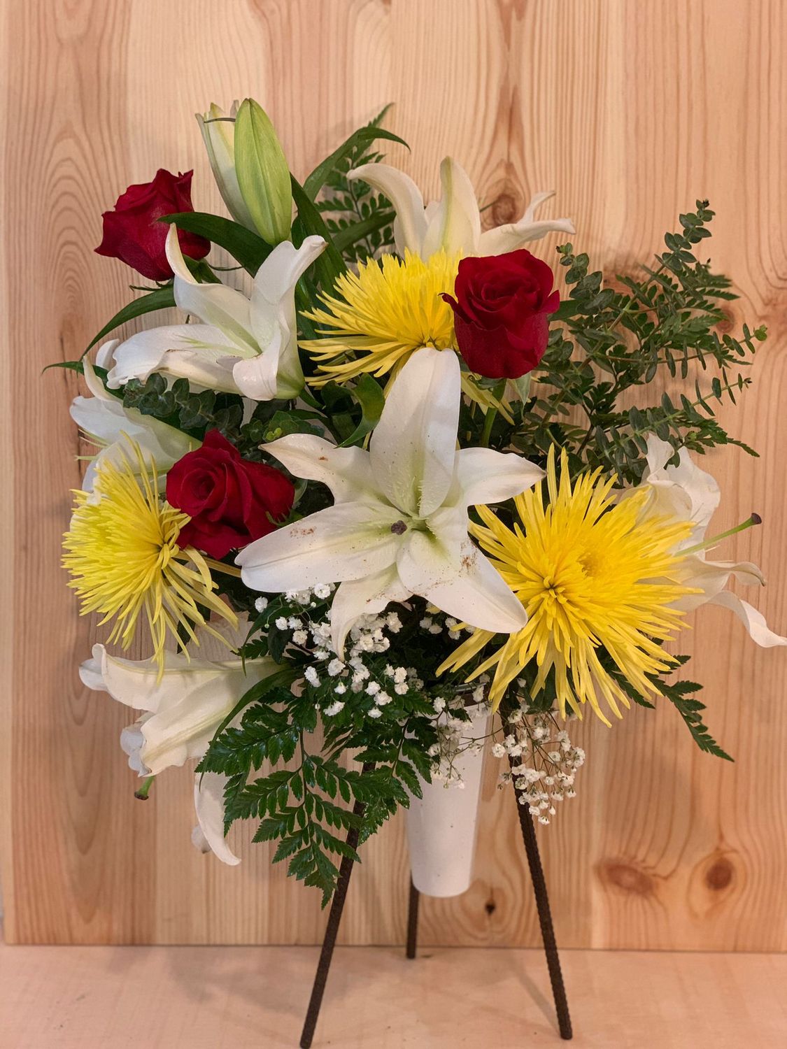 Ramo de Rosas, Lilium y Crisantemo Gigante