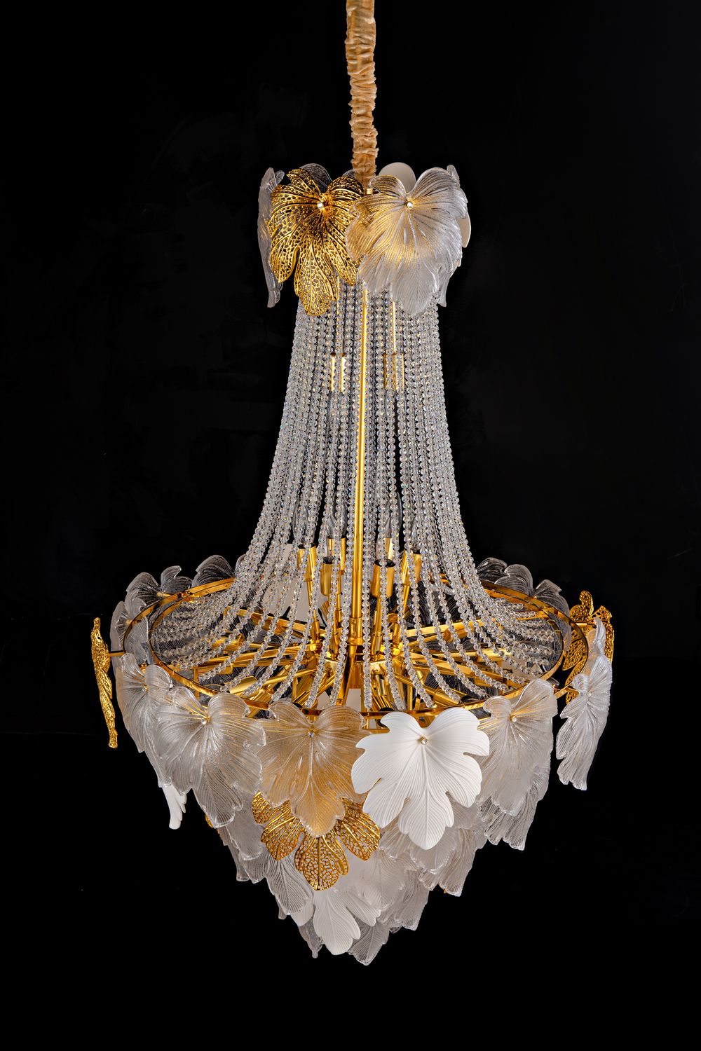 2018W32G 31"X47" MURANO AND PORCELAIN HANDMADE ROUND LEAF COMBO CHANDELIER