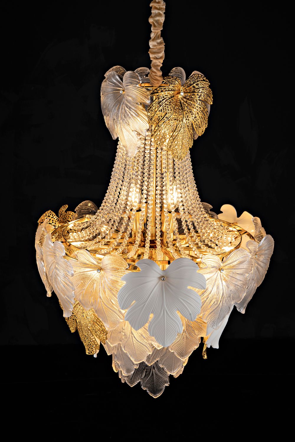 2018W48G 47"X71" MURANO AND PORCELAIN HANDMADE ROUND LEAF COMBO CHANDELIER