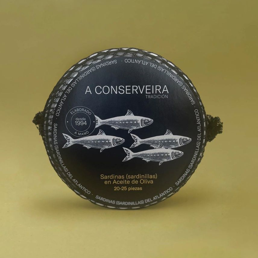 120g A Conserveira Tradición "Xoubiñas" Small Sardines in Olive Oil" 20/25