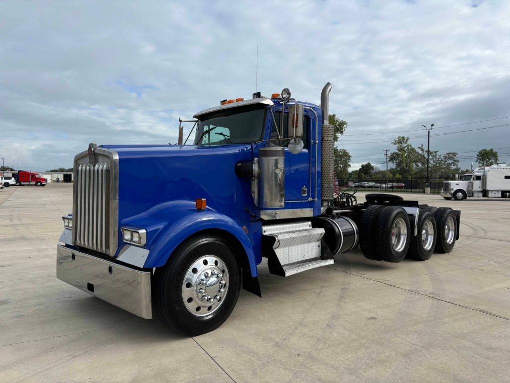 2003 Kenworth W900L