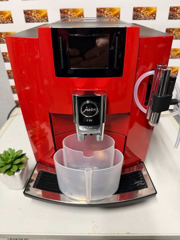 Refurbished Kaffeevollautomat Jura E80 (Rot foliert)