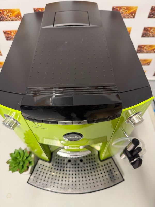 Refuebischeh Jura F50 kaffeevolautomat Foliert.